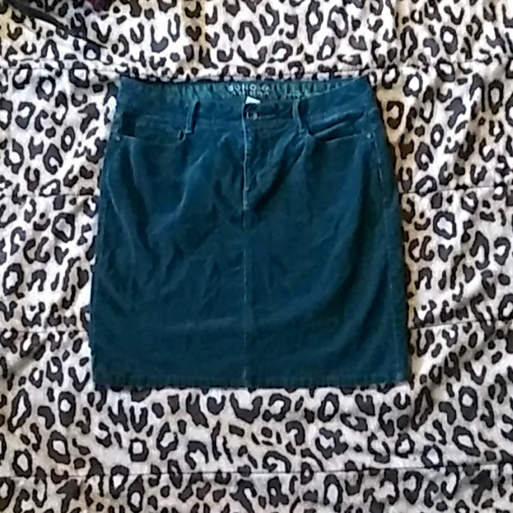 Sonoma midrise skin fit skirt size 8